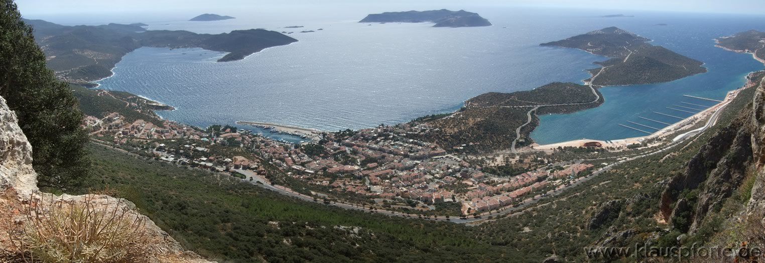 Panorama von Kaş, vom Klippenrand gesehen