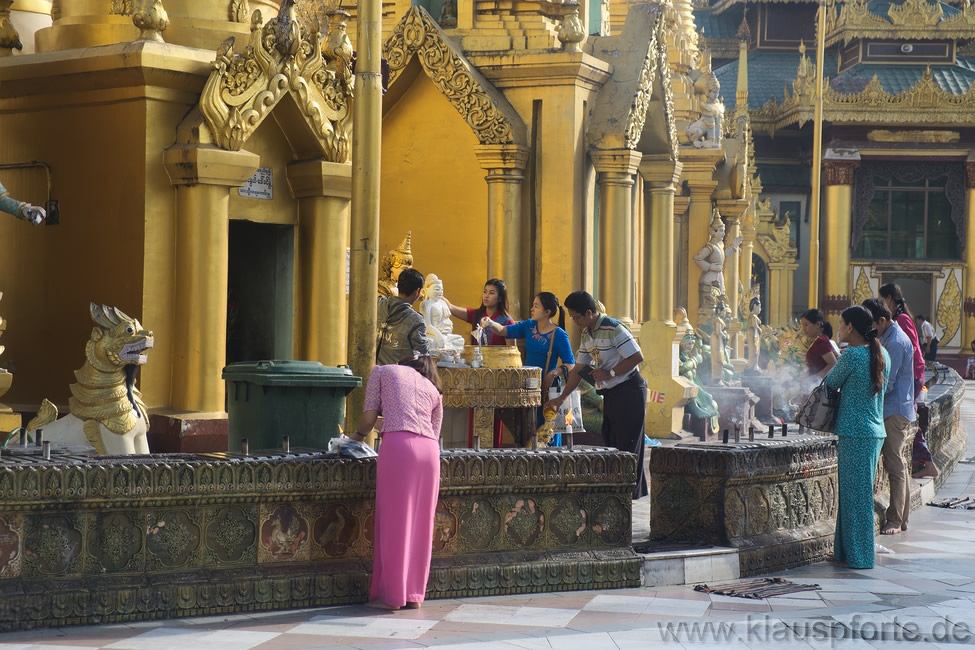Shwedagon Pagode, Impressionen am Morgen