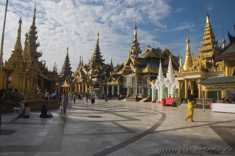 Shwedagon Pagode, Impressionen am Morgen